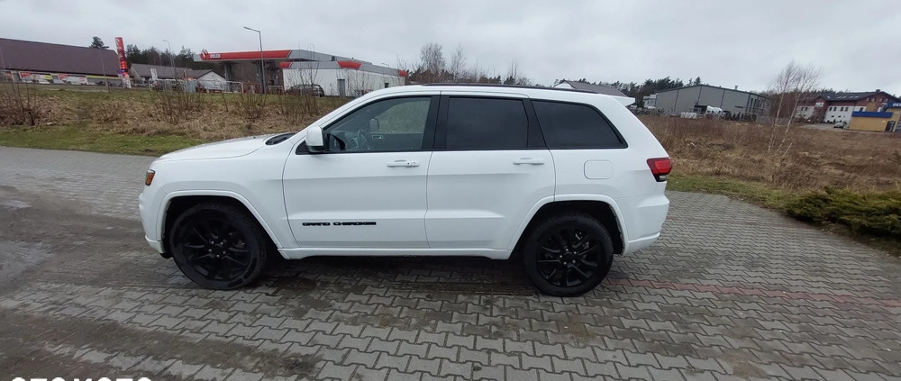 Jeep Grand Cherokee cena 110000 przebieg: 126500, rok produkcji 2019 z Sępopol małe 436